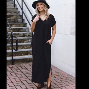 Arolina Classic & Comfy Double Slit Vneck Short Sleeve Black Knit Maxi Dress